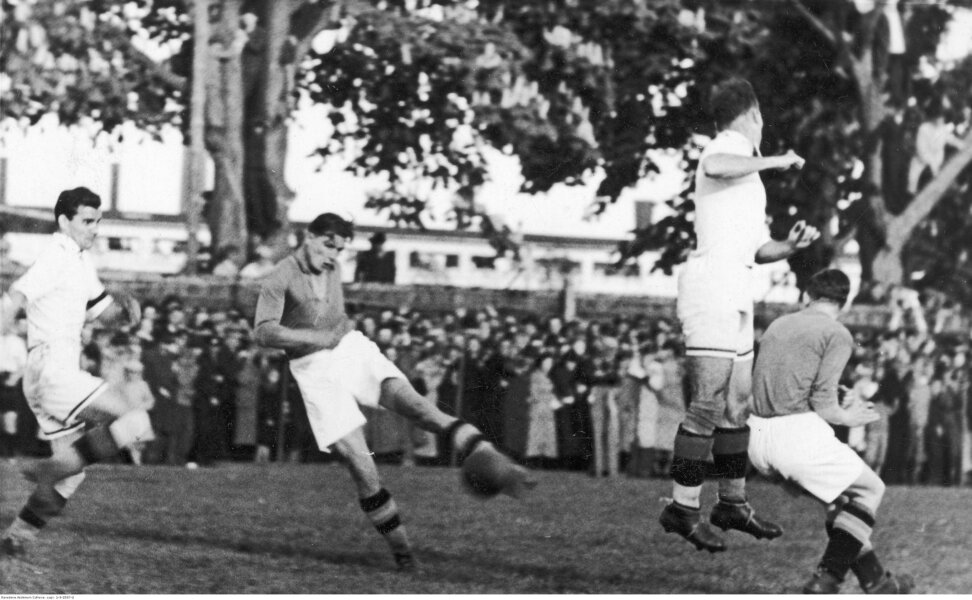 Zdjęcie okładkowe wpisu Remigiusz PIOTROWSKI: Korupcja w przedwojennym futbolu