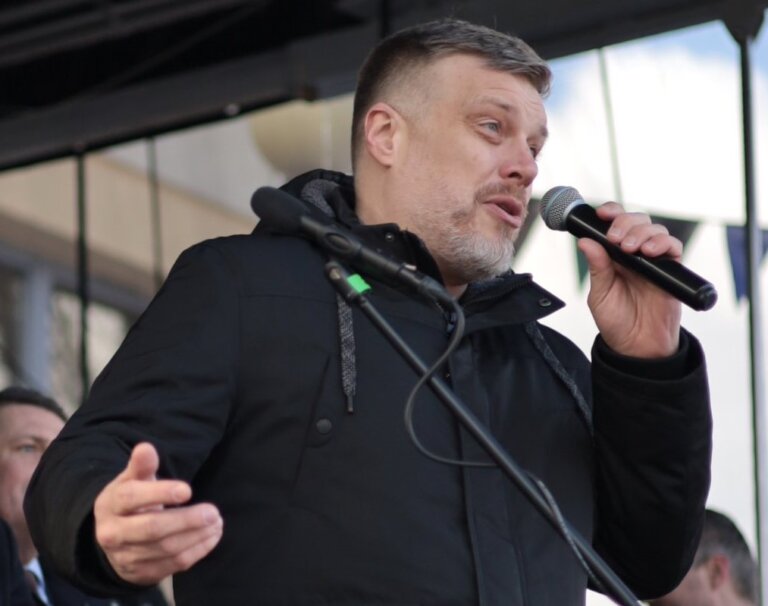 Adrian Zandberg za inwestycjami