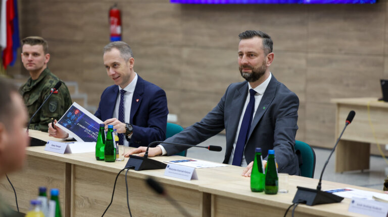 Władysław Kosiniak-Kamysz powiedział, że Polska działa według trzech wektorów: 