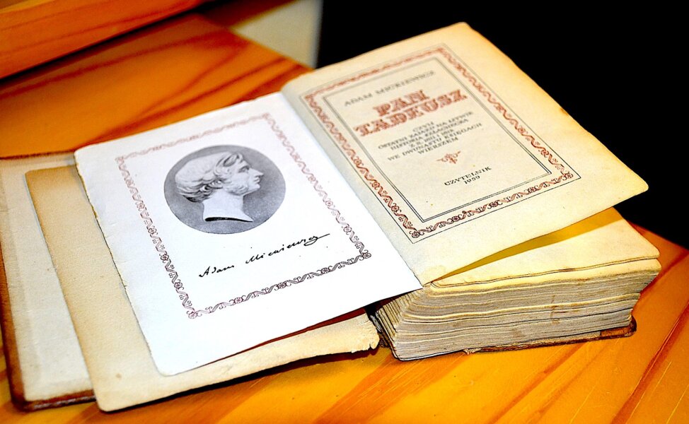 Zdjęcie okładkowe wpisu Ewa HOFFMANN-PIOTROWSKA: Na początku był Mickiewicz…