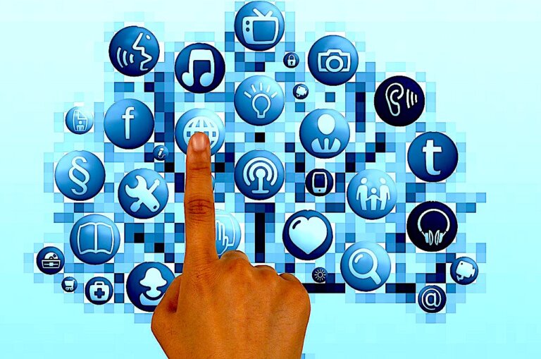 Ukryte funkcje mass mediów