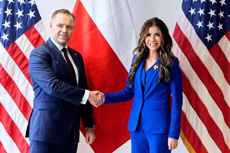 Kristi NOEM: Polska stoi przed najważniejszym wyborem. Ceną jest Wasza wolność