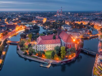 Zdjęcie okładkowe wpisu Antoni OPALIŃSKI: Wrocław. Piastowska twierdza na szlaku między światami