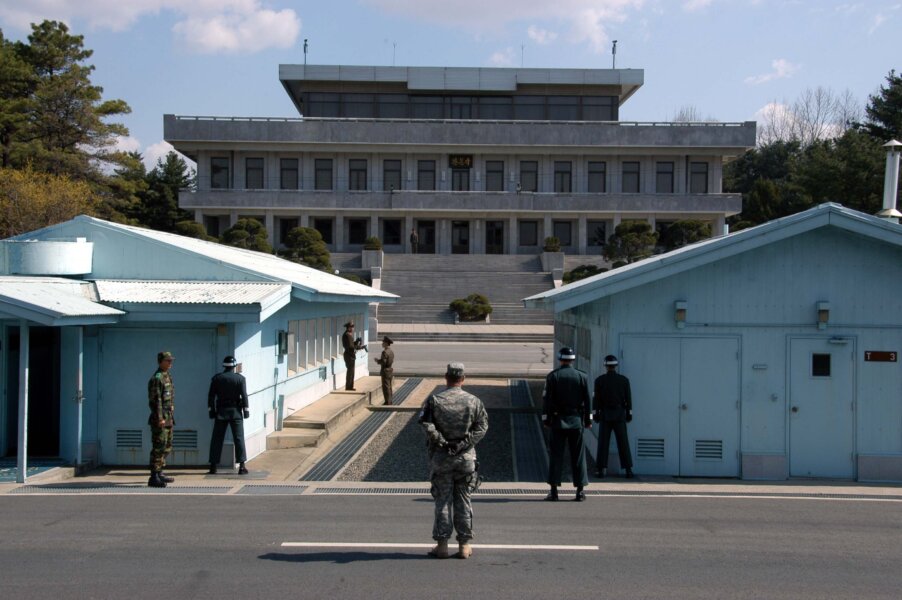 Zdjęcie okładkowe wpisu Korea Południowa proponuje zakończenie wojny. Pjongjang na razie milczy