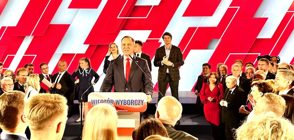 Zdjęcie okładkowe wpisu Agaton KOZIŃSKI: Kim jest Karol NAWROCKI? Prezydent ery polaryzacji