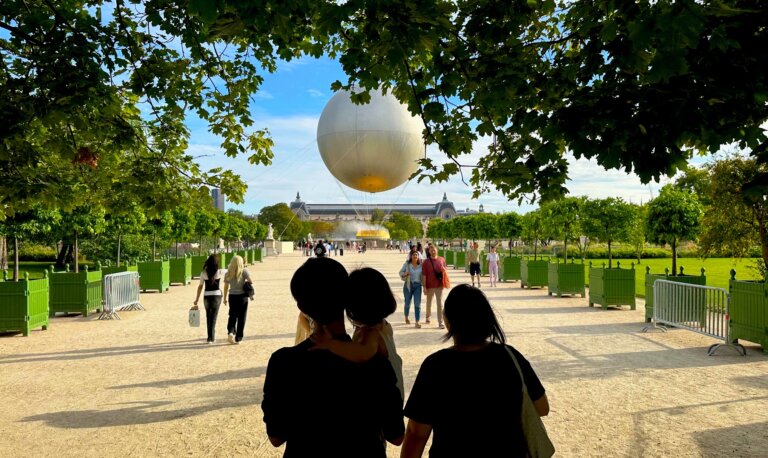 Julia DELANNE: Miesiąc w Paryżu. Dziesięć pomysłów. Sierpień 2025