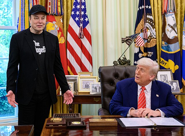 Miliarder Elon Musk, który niedawno wdał się w ostry spór z prezydentem USA Donaldem Trumpem, w ostatnich dniach publikuje mnóstwo wpisów na swojej platformie X, w których krytykuje administrację za jej działania w sprawie miliardera Jeffreya Epsteina, zarzucając władzom tuszowanie prawdy. Z kolei prokurator generalna ogłosiła, że śledztwo w sprawie Epsteina nie wykazało, by istniała lista Epsteina, czyli lista jego klientów.