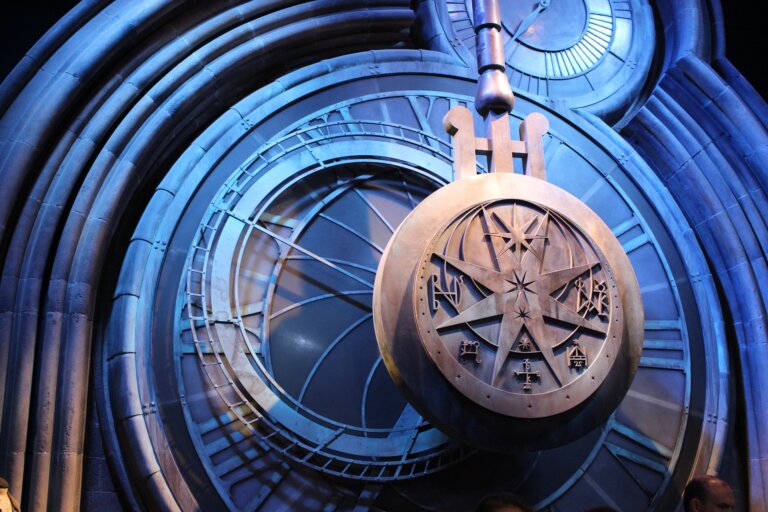 Konrad WERNER: Krańcowe korzyści z myślenia o tym, o czym nie da się pomyśleć. Kilka słów o ekonomii Tajemnicy