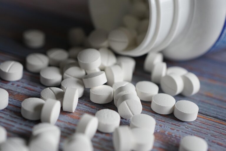 Zespół portugalskich i hiszpańskich chemików opracował bransoletę ostrzegającą przed spożyciem napoju zawierającego rozpuszczone tzw. pigułki gwałtu. Wywołują one stan częściowej lub całkowitej utraty przytomności i niezdolności do podejmowania decyzji.