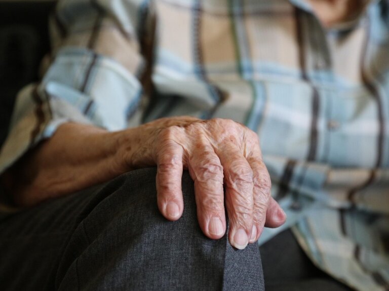 Fala samobójstw seniorów
