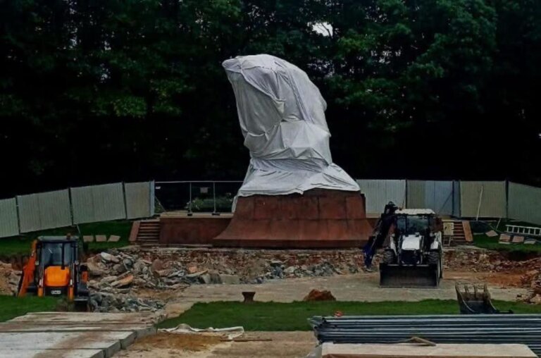 Pomnik Chopina w Łazienkach