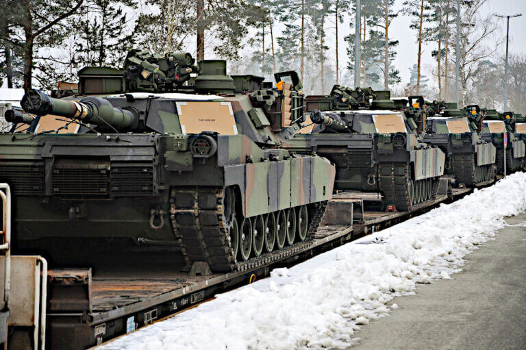 Finlandia zwiększa wydatki na obronność