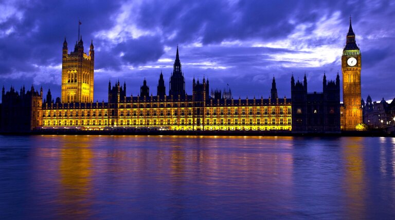 Prof. Arkady RZEGOCKI: A Thousand Years of the Polish Crown. United in Freedom, Poland and Britain