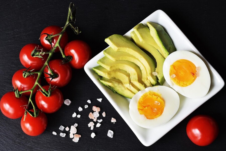 Dieta keto i długofalowe stosowanie tej diety, np. w celu schudnięcia, może mieć negatywny wpływ na metabolizm tłuszczów i węglowodanów w organizmie – wynika z pracy opublikowanej na łamach czasopisma „Science Advances”.
