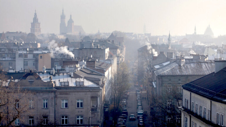 Maciej FIJAK: Na czyste powietrze poczekamy 35 lat. Obietnice Donalda Tuska kontra rzeczywistość