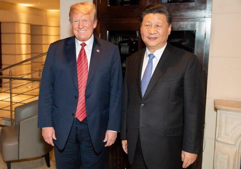 Porozumienie ogłoszone po spotkaniu przywódców USA i Chin, Donalda Trumpa i Xi Jinpinga, to tymczasowy rozejm, a nie przełom – powiedział Qiheng Chen, analityk instytutu Asia Society (AS). Jego zdaniem prawdziwa rywalizacja między obu krajami toczy się o kontrolę nad technologiami.