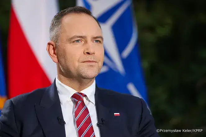Polska pracuje nad umową z USA ws. importu LNG, który ma trafić do Ukrainy i Słowacji - podała agencja Reuters, powołując się na anonimowe źródła zbliżone do sprawy.