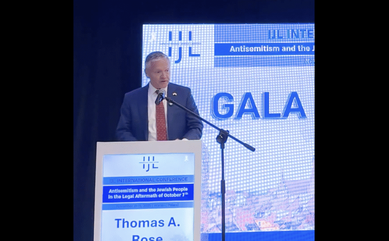 ambasador Tom Rose
