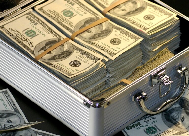 Marcin ZARZECKI: Jak pieniądz kolonizuje nasze życie