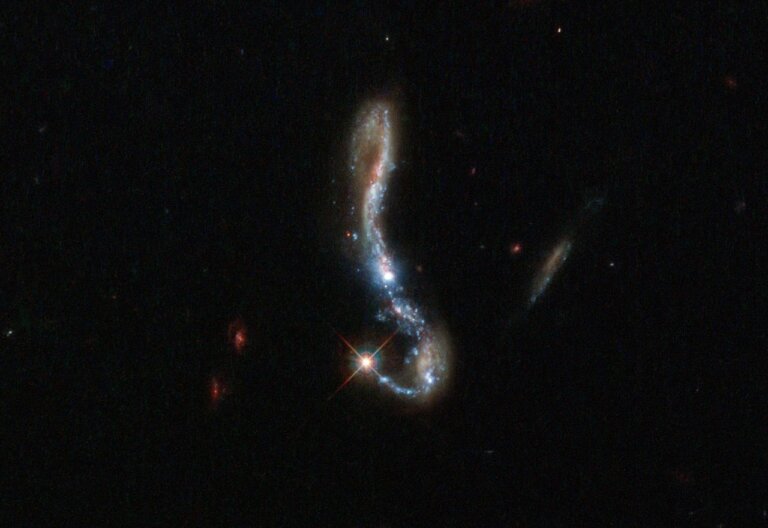 J082354.96+280621.6