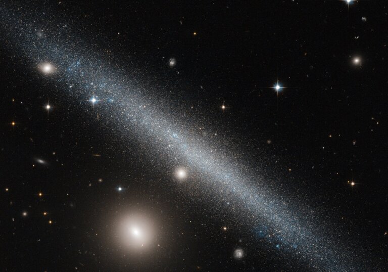 UGC 1281