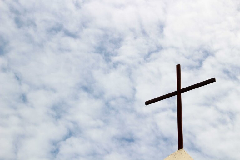 Kościół katolicki obchodzi w pierwszą niedzielę po uroczystości Trzech Króli święto Chrztu Pańskiego. Zamyka ono liturgiczny okres Bożego Narodzenia. Zgodnie z dawnym zwyczajem w Polsce do 2 lutego można oglądać szopki w świątyniach i śpiewać kolędy.