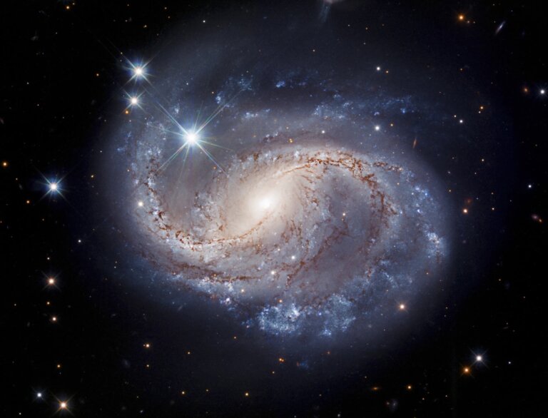 najwcześniejsza galaktyka spiralna z poprzeczką