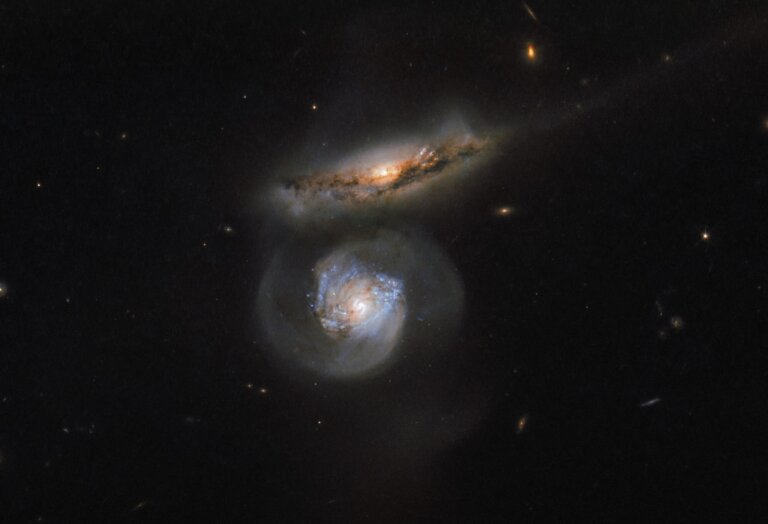 NGC 5765