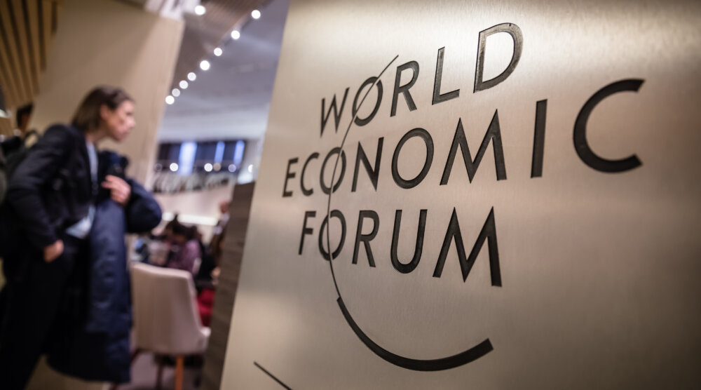 Zdjęcie okładkowe wpisu Michał KŁOSOWSKI: Między starą polityczną grą a nową ekonomią siły