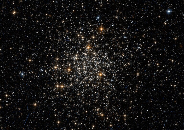 NGC 1852
