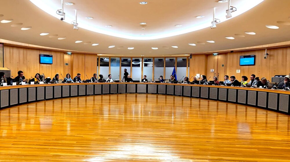 Zdjęcie okładkowe wpisu Maciej ŚWIRSKI: Metajęzyk, którego nie ma