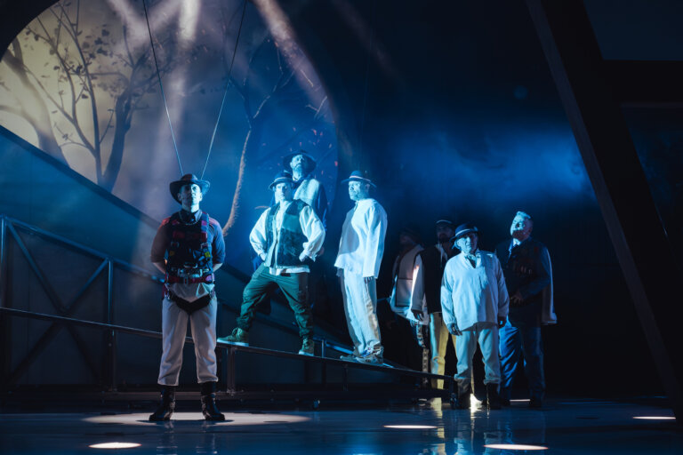 Prapremierę sztuki „Janosik. Nowa historia” w reżyserii Pawła Szumskiego wystawił bielski Teatr Polski. Dyrektor sceny Witold Mazurkiewicz powiedział, że widowisko nie jest przeniesieniem serialu Jerzego Passendorfera, choć autorzy czerpali z niego inspirację.