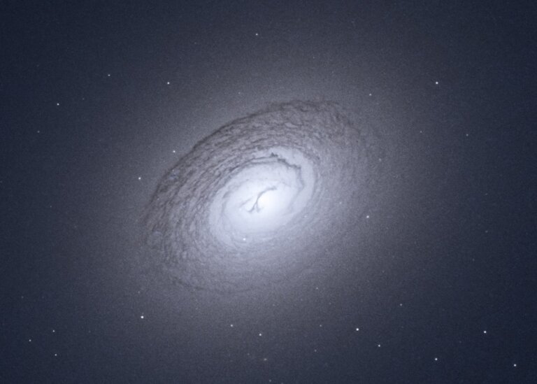 NGC 3607