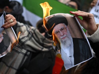 Prof. Jacek KORONACKI: Im dłużej Iran trwa w oporze, tym sytuacja USA jest trudniejsza