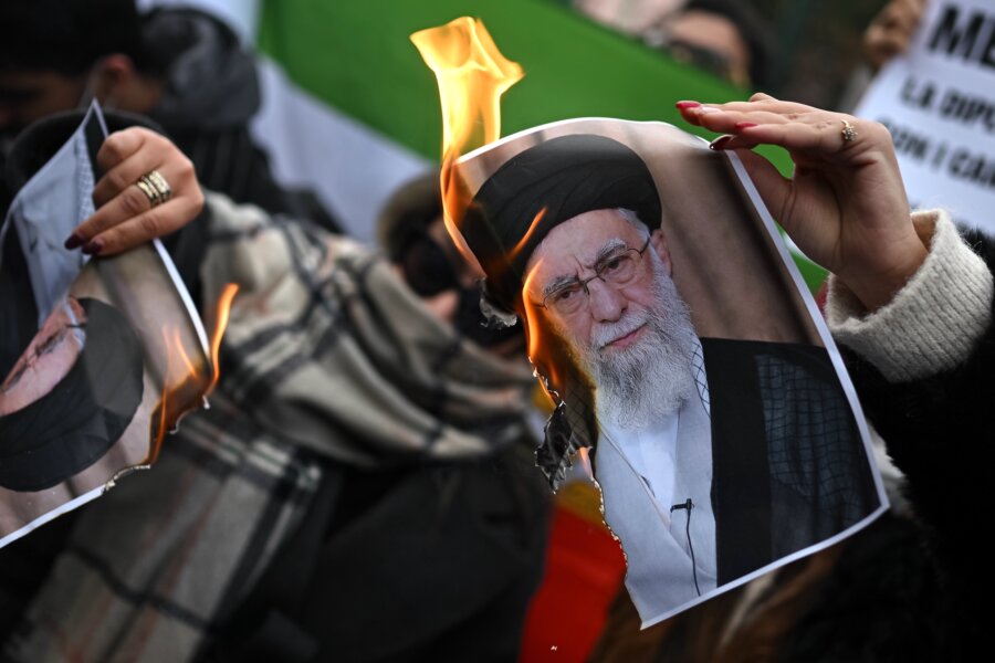 Zdjęcie okładkowe wpisu Prof. Jacek KORONACKI: Im dłużej Iran trwa w oporze, tym sytuacja USA jest trudniejsza