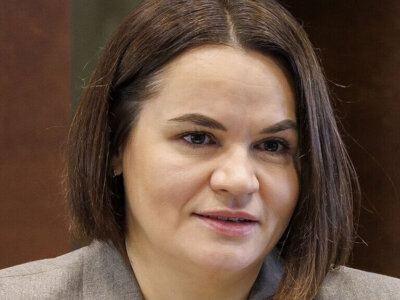 Bez wolnej Białorusi nie będzie bezpiecznej Polski - powiedziała w sobotę liderka białoruskiej opozycji na emigracji Swiatłana Cichanouska do zgromadzonych na Placu Zamkowym uczestników marszu z okazji Dnia Wolności, który przeszedł ulicami Warszawy. To opozycyjne święto niepodległości Białorusi.