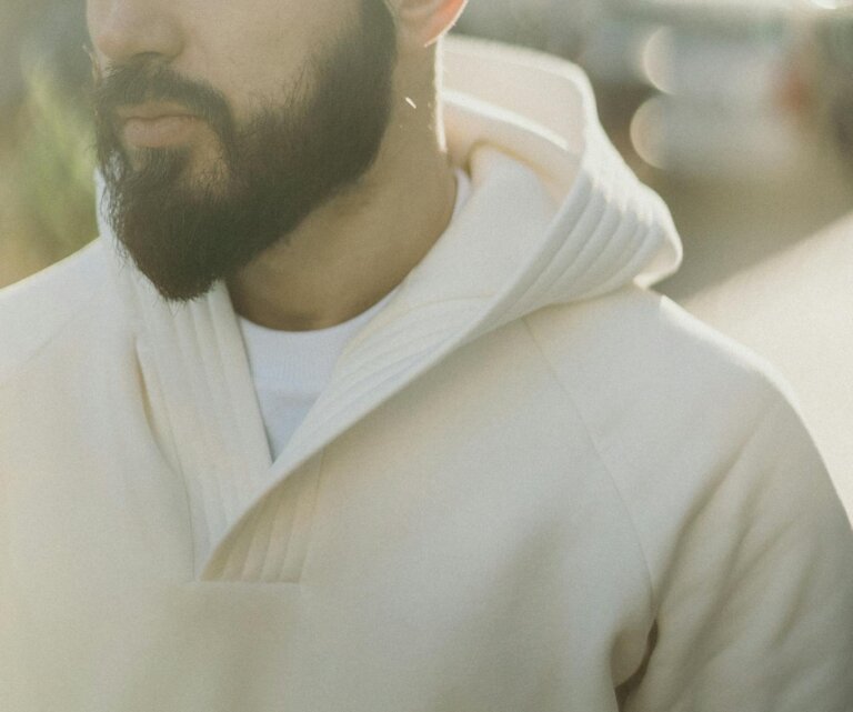 Męskie bluzy, które robią styl – wybierz model idealny dla siebie