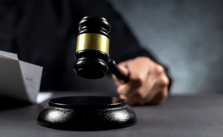 Jan ROKITA: Sędziowie czy kapłani?