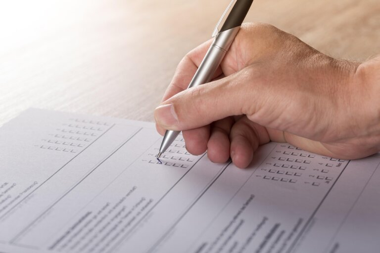 Frekwencja w wyborach parlamentarnych, które odbyły się w Korei Północnej, wyniosła 99,9 proc. — podały państwowe media. Przywódca kraju Kim Dzong Un oddał głos w kopalni węgla, co ma podkreślać priorytety gospodarcze reżimu w nowym planie pięcioletnim.