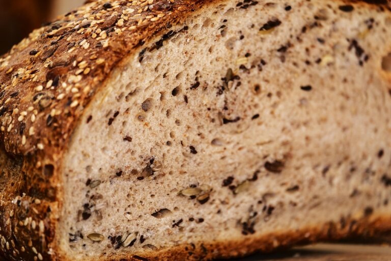 Mąka ze świerszczy pogarsza smak chleba, ale nie jego odbiór. Badanie pokazuje, że świadomość składu może zwiększać akceptację i gotowość do zakupu.