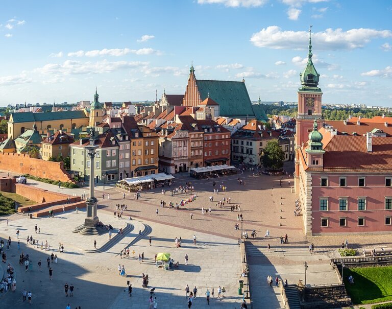 Polska gospodarka wykazała się odpornością na szok energetyczny wywołany konfliktem na Bliskim Wschodzie, co wykazała niedawna prognoza Komisji Europejskiej - przekazał Polski Instytut Ekonomiczny. Polska była jednym z trzech państw, którym Komisja Europejska nie obniżyła tegorocznej prognozy wzrostu gospodarczego.