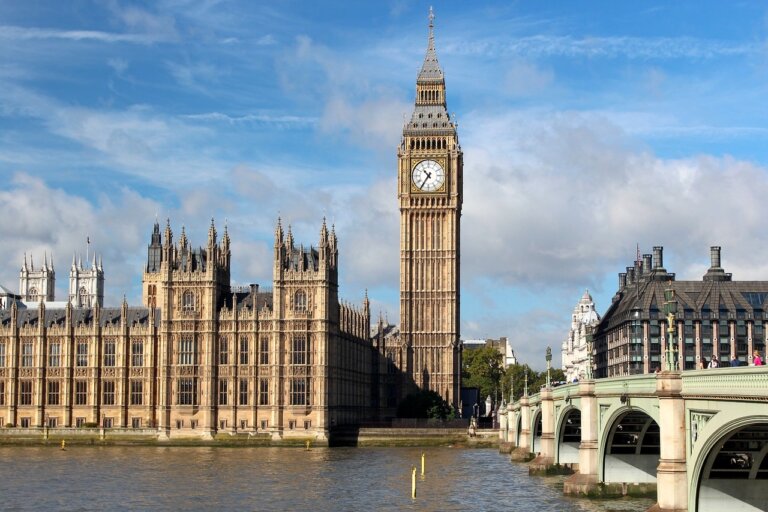 Jak doszło do brexitu? Dekada rozwodu Londynu z Brukselą