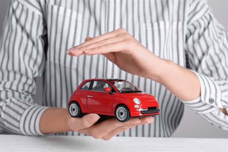 Nie przedłużaj OC z automatu. Ten prosty błąd może kosztować więcej, niż myślisz
