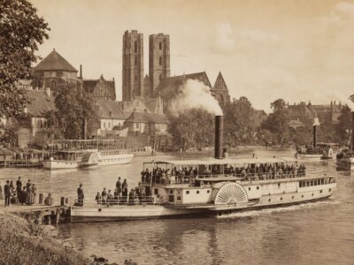 Jolanta PAWNIK: Kaczuszka, Pirat, Orlando. Historia i teraźniejszość białej floty we Wrocławiu