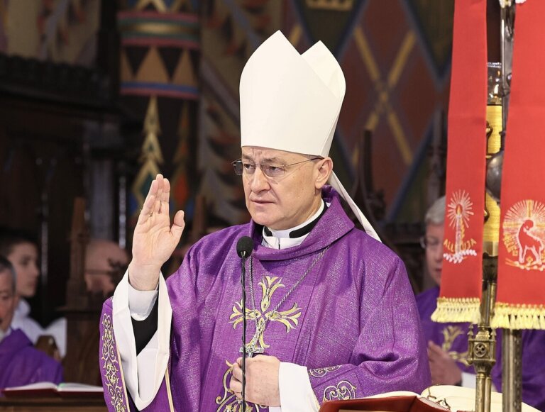 bp Artur Ważny