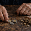 Raport Poverty Watch 2026 pokazuje Polskę dwóch milionów skrajnie ubogich