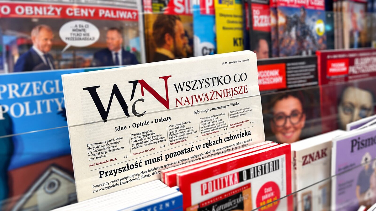 Najnowszy, 77., numer „Wszystko co Najważniejsze” jest już dostępny w EMPIK-ach, Księgarni Polskiej w Paryżu oraz wysyłkowo i w prenumeracie – w Sklepie Idei