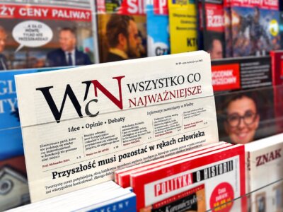 Najnowszy, 77., numer „Wszystko co Najważniejsze” jest już dostępny w EMPIK-ach, Księgarni Polskiej w Paryżu oraz wysyłkowo i w prenumeracie – w Sklepie Idei